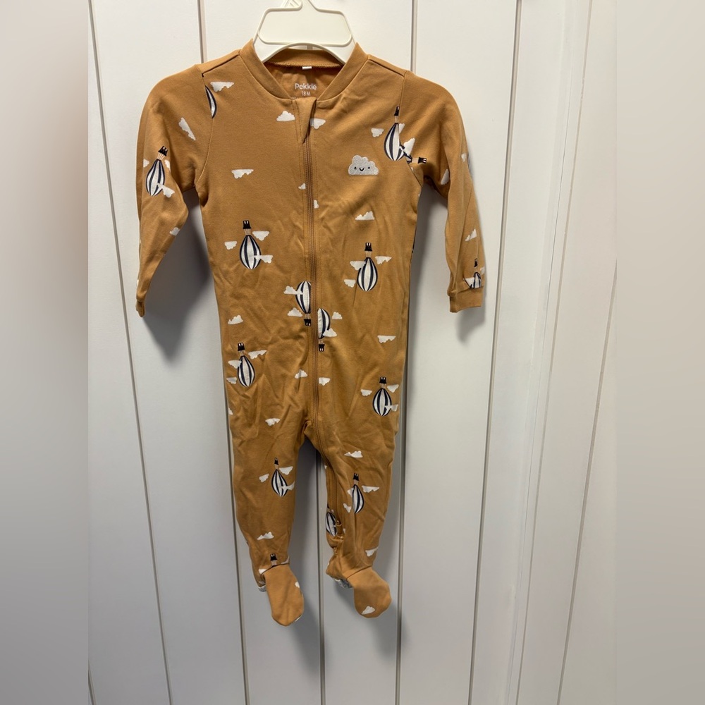 NWOT 100% Cotton Hot Air Balloon Print Kids Footed Pajamas